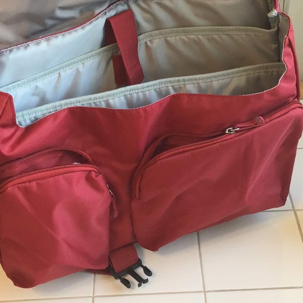 ‘embark’ Roomy Messenger Bag (#7) - Picture 4 of 9